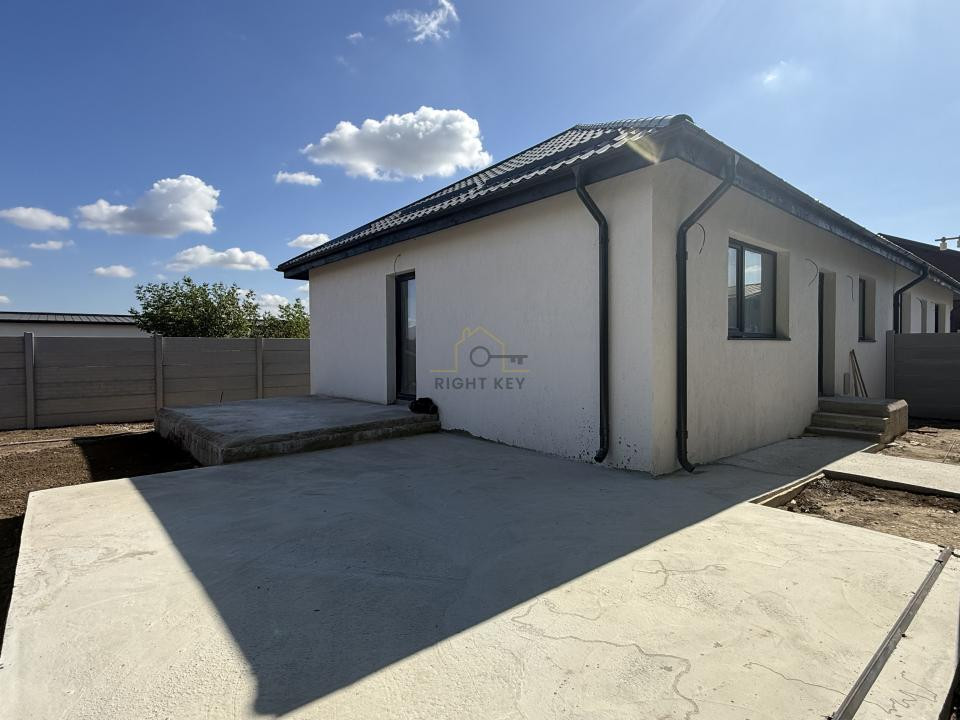 Oportunitate! Casa tip duplex, 3 cam, placa, T: 250mp! Comision 0%!