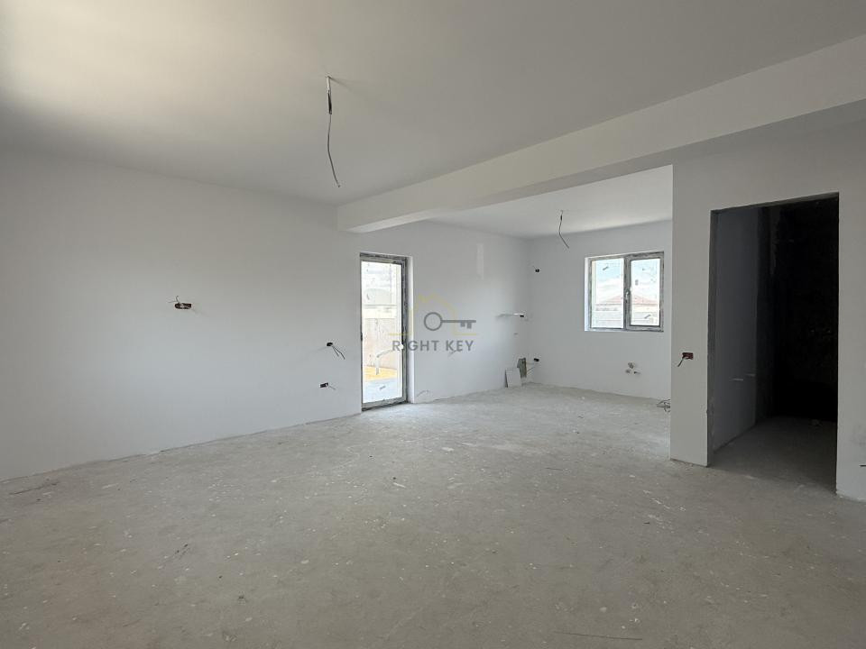 Oportunitate! Casa tip duplex, 3 cam, placa, T: 250mp! Comision 0%!