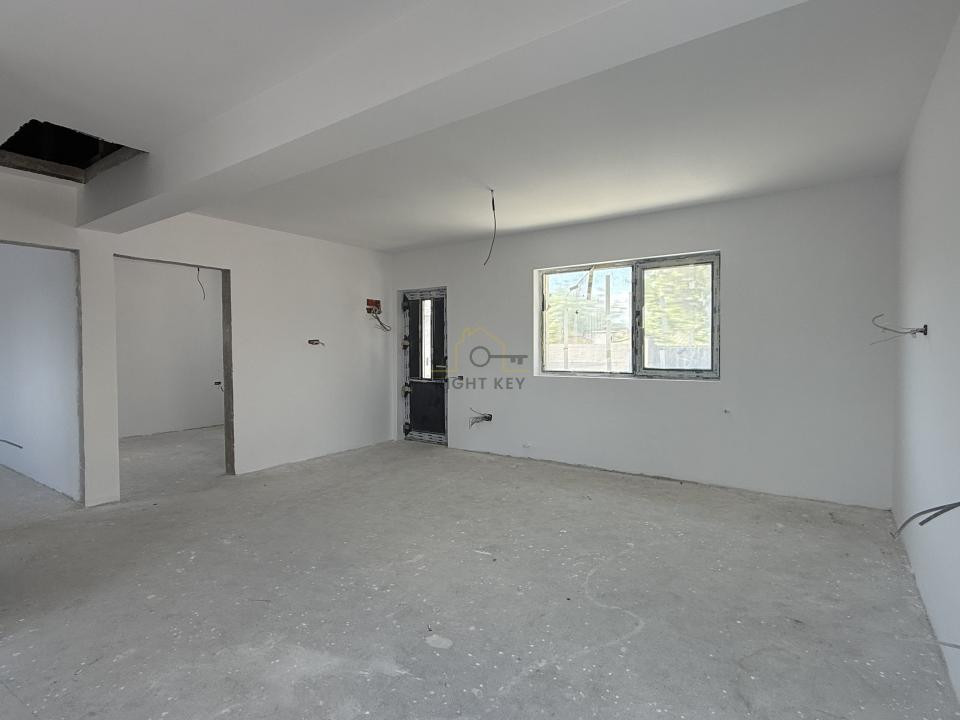 Oportunitate! Casa tip duplex, 3 cam, placa, T: 250mp! Comision 0%!