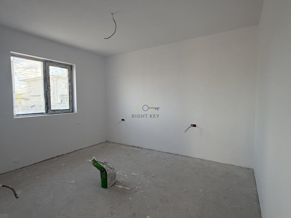 Oportunitate! Casa tip duplex, 3 cam, placa, T: 250mp! Comision 0%!