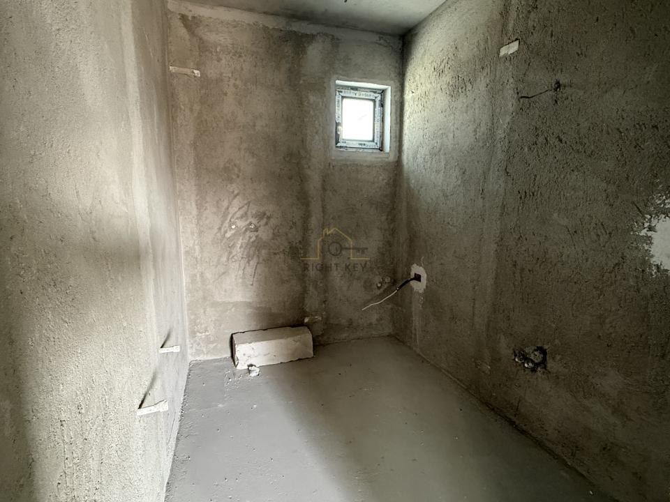 Oportunitate! Casa tip duplex, 3 cam, placa, T: 250mp! Comision 0%!